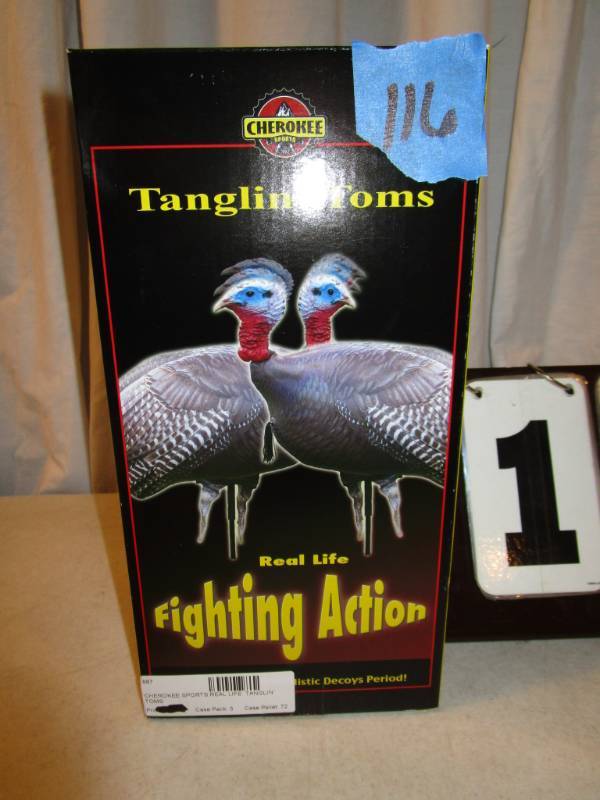 lot 116 image: Tanglin Toms  Real Life Fighting Action Decoys