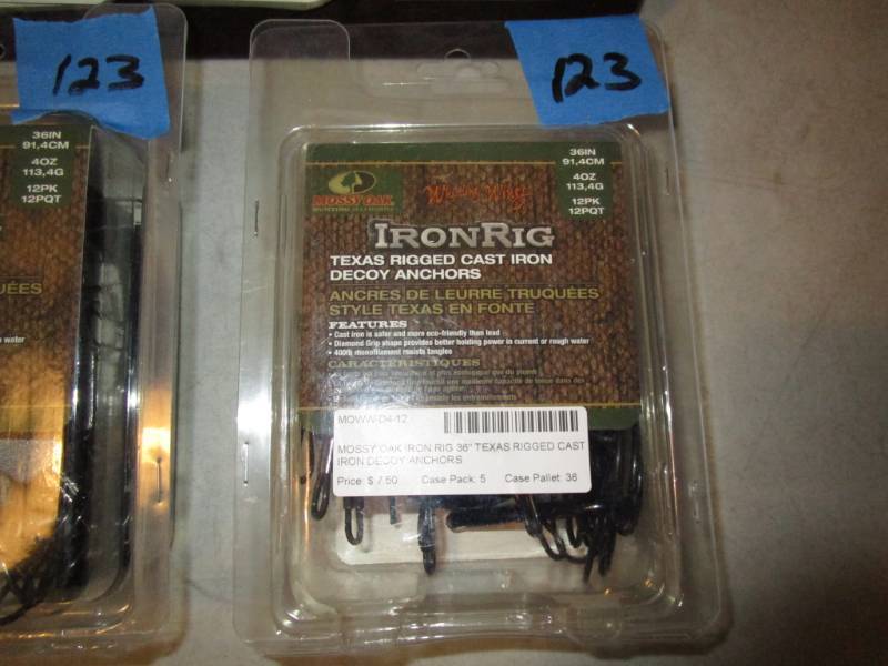 lot 123 image: Mossy Oak Iron Rig Decoy Anchors