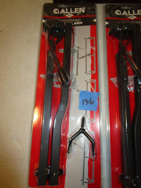 lot 136 image: Allen Treestand Camera Arm