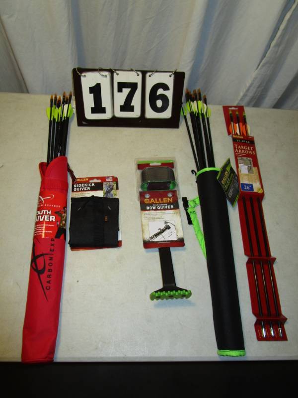 lot 176 image: Assortment of Youth Bow Accessories