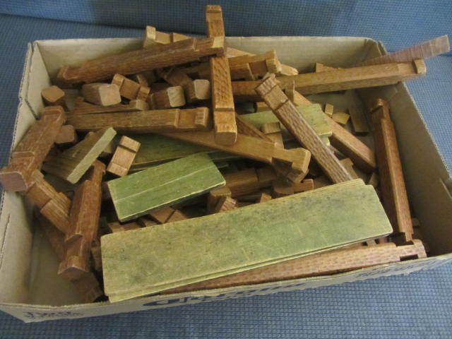 lot 16 image: Lincoln Logs