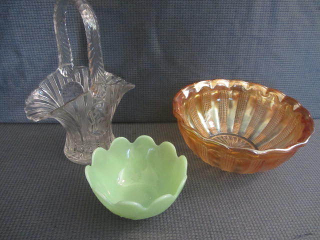 lot 17 image: Basket, Bowl, Lotus