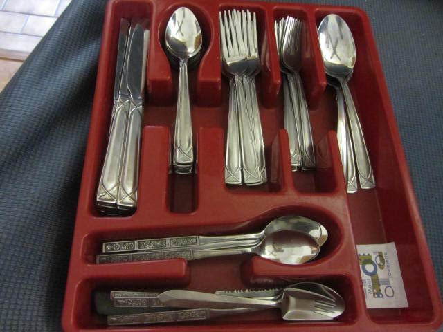 lot 24 image: Stainless Flatware