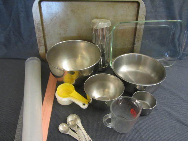 lot 32 image: Baking