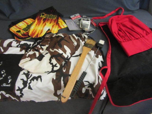 lot 38 image: BBQ Apparel, Thermometer