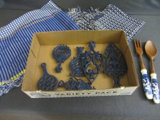 lot 68 image: Trivets, Linens