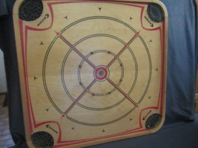 lot 72 image: Carrom Board