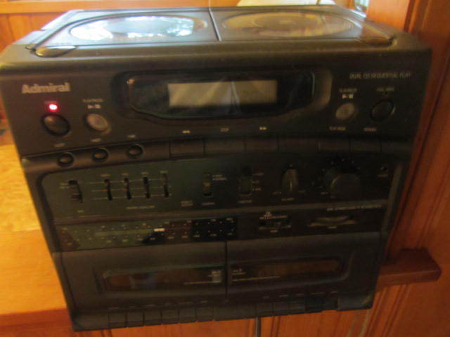 lot 79 image: Admiral Stereo