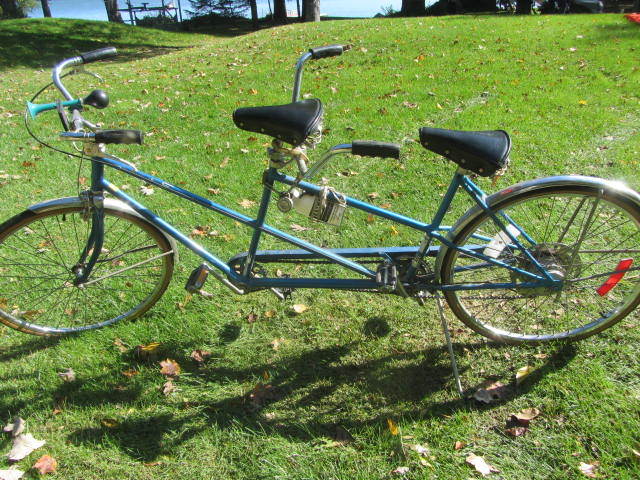 lot 101 image: Schwinn 2-Person Bicycle