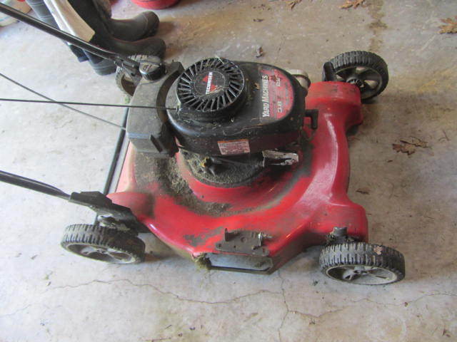 lot 104 image: Yard Machine Trim Mower