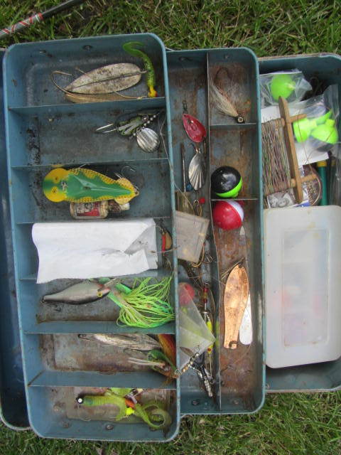 lot 167 image: Tackle & Box