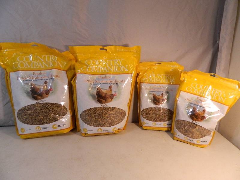 lot 41 image: 4 New Bags of Country Companion Poultry Dried Mealworm Treats