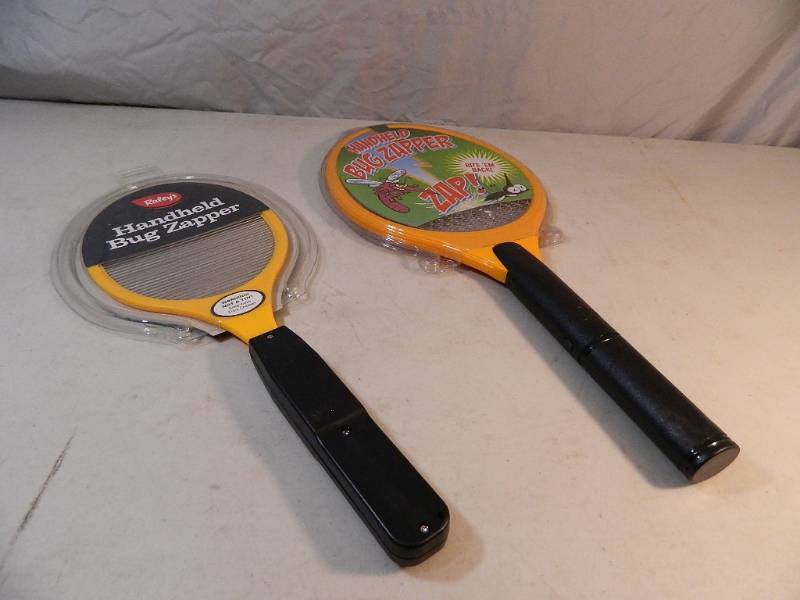 lot 63 image: 2 New Electronic Handheld Bug Zappers