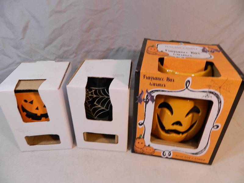 lot 87 image: 3 New Wax Warmers