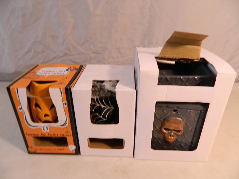 lot 89 image: 3 New Wax Warmers