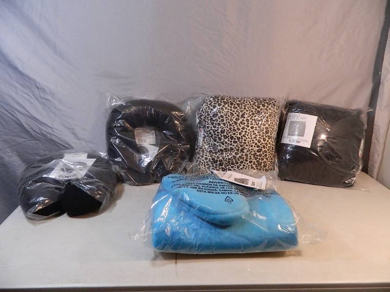 lot 90 image: New Conair Products