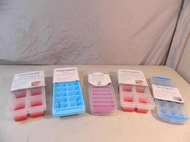 lot 107 image: 10 New Frigidaire Ice Cube Trays