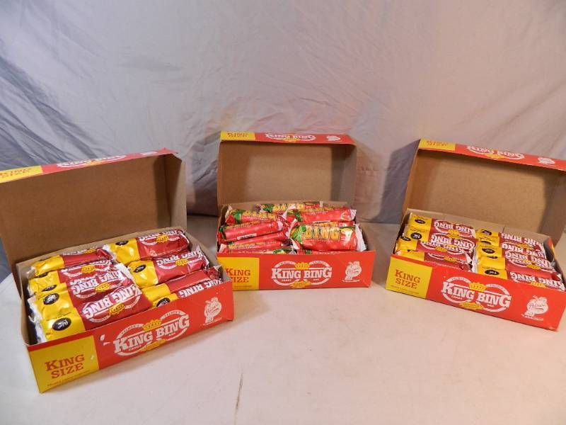 lot 109 image: 3 Cases of King Bing Candy Bars