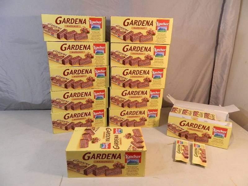 lot 115 image: 12 Cases of Loacker Gardena Hazelnut Wafers