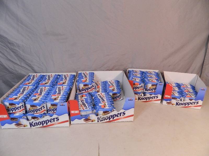 lot 149 image: New Knoppers Milk Hazelnut Wafers