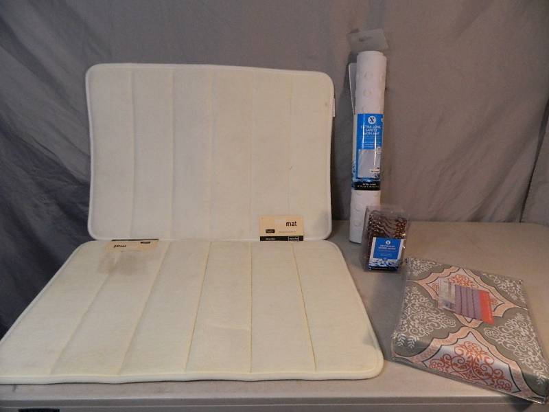 lot 165 image: New Bathroom Items
