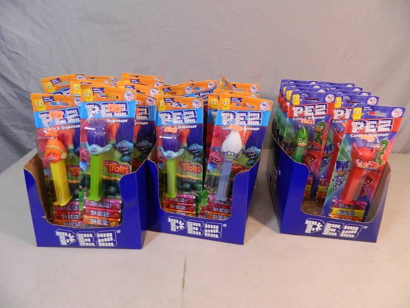 lot 183 image: 29 Assorted Pez