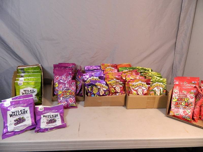 lot 190 image: Large Lot of Assorted Candy