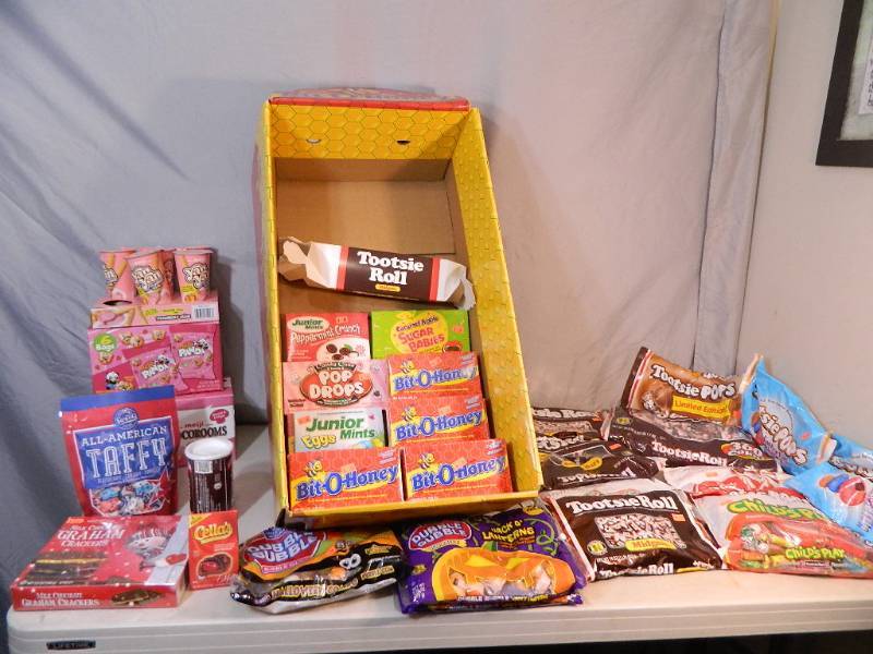 lot 191 image: Large Assortment of Candy and Snacks