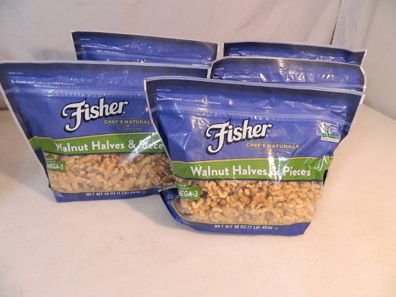 lot 208 image: 5 New Bags of Fisher Walnut Halves and Pieces