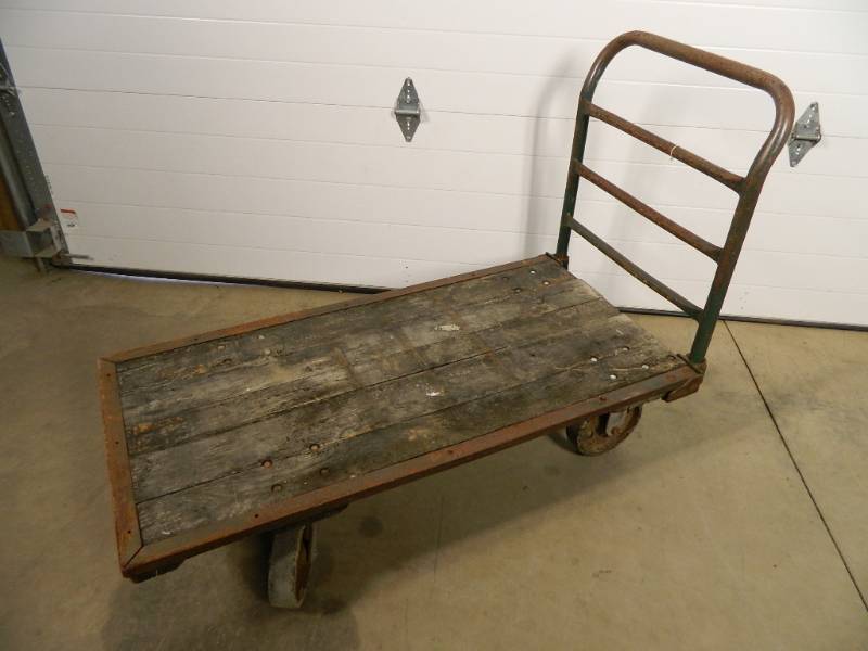 lot 18 image: Nutting Warehouse Cart