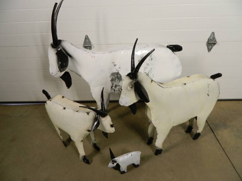 lot 9 image: 4 Handmade Metal Goats