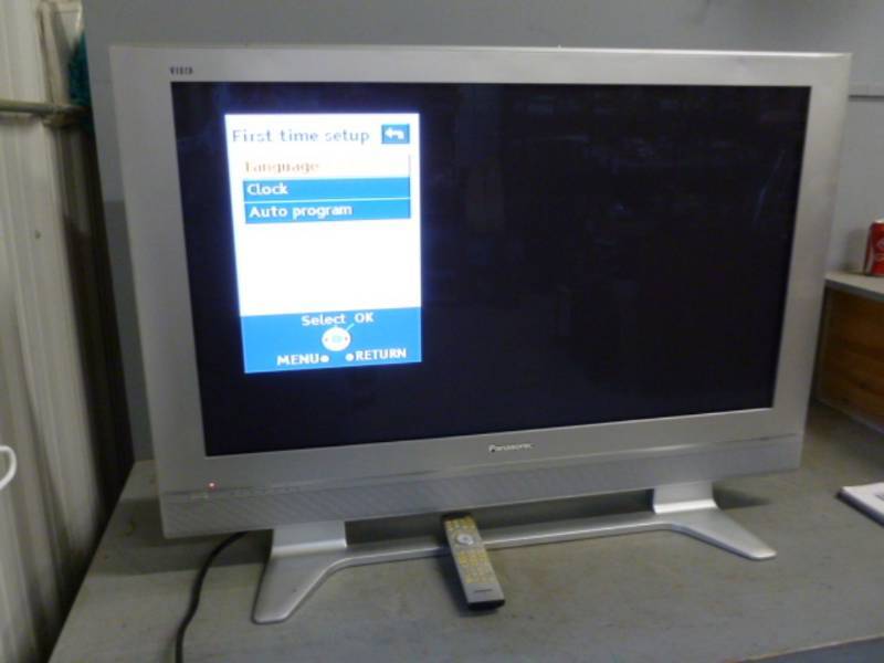 lot 3 image: Flat Panel TV