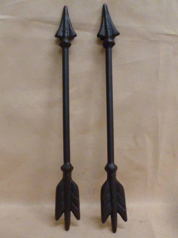 lot 16 image: Cast Iron Decoration