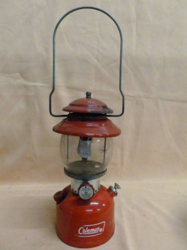lot 17 image: Vintage Coleman Lantern