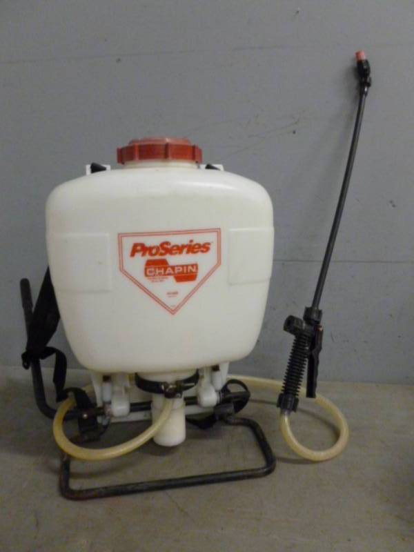 lot 21 image: Backpack Sprayer