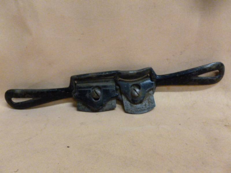 lot 40 image: Antique Wood Plane Tool