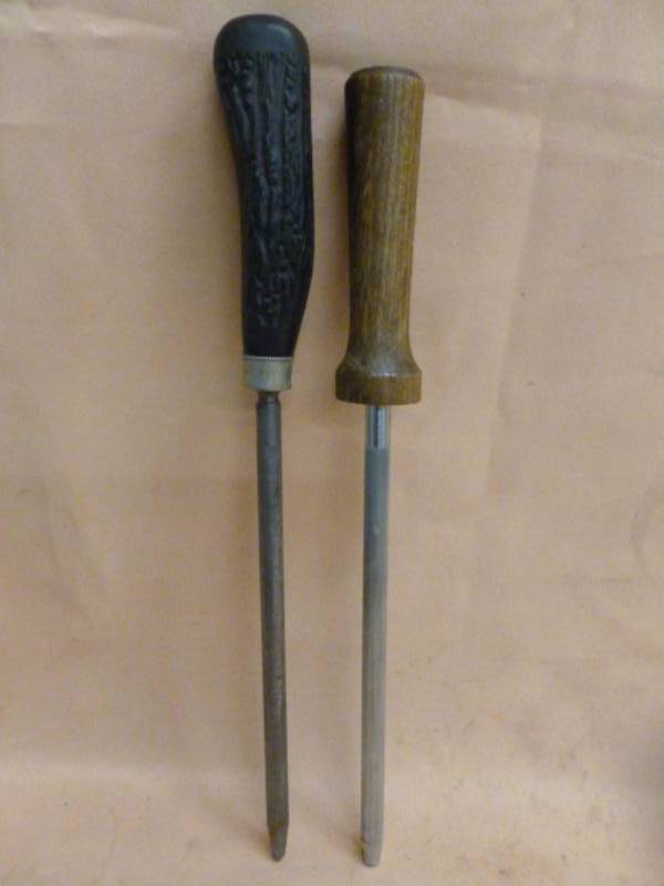 lot 45 image: Vintage Sharpening Steel