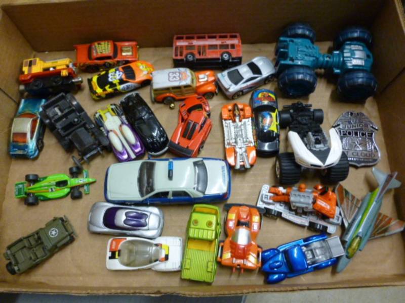 lot 60 image: Die Cast Metal Cars