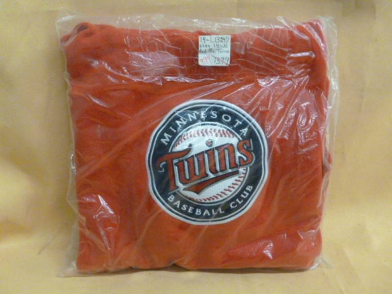lot 98 image: Minnesota Twins Collectible