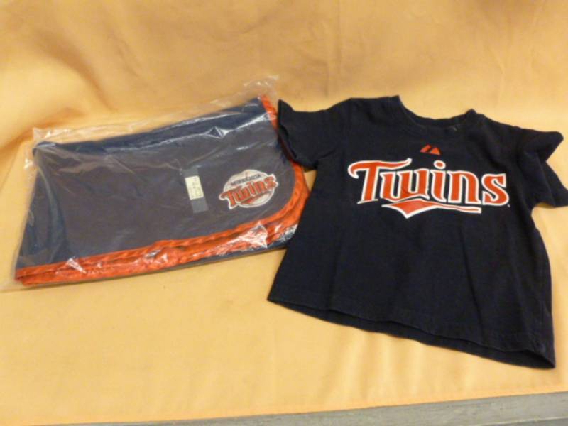 lot 99 image: Minnesota Twins Collectibles