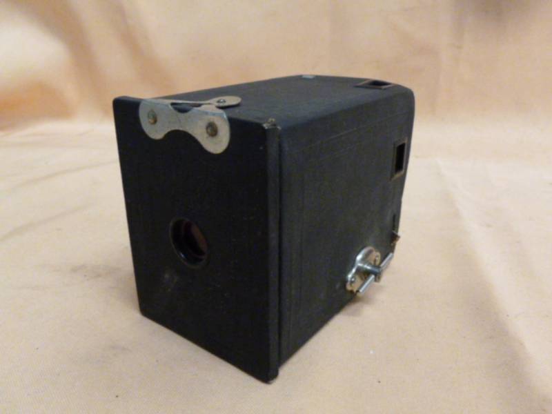 lot 103 image: Antique Camera