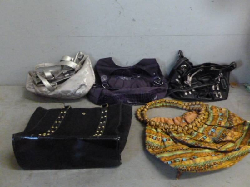 lot 108 image: Handbags