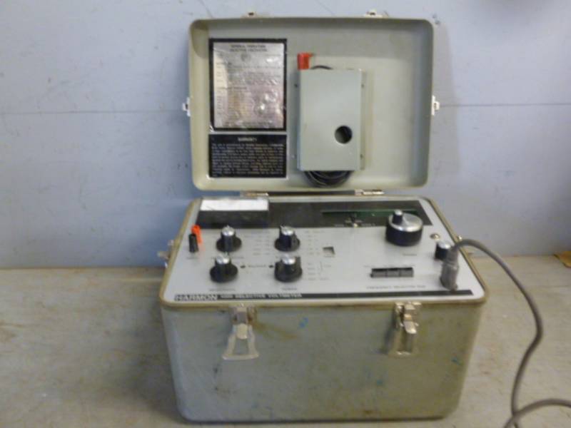 lot 109 image: Vintage Voltmeter