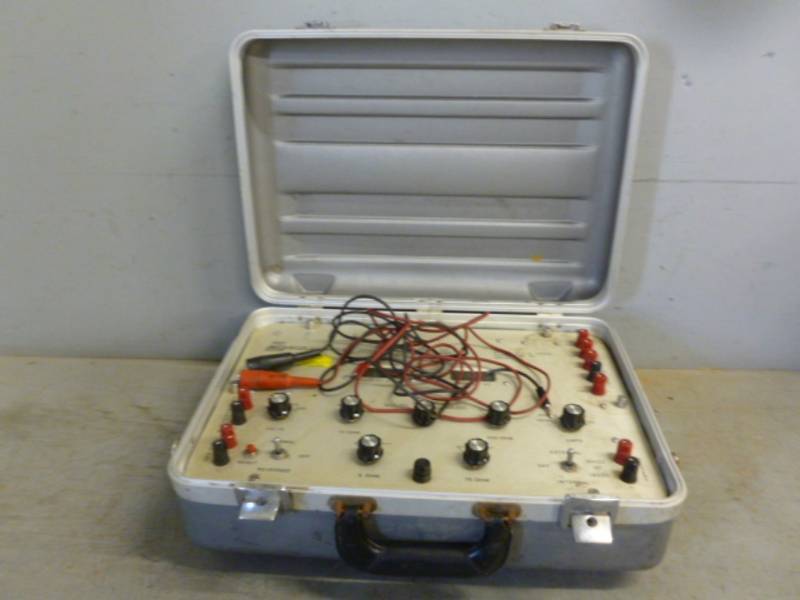 lot 110 image: Vintage Signal Tester