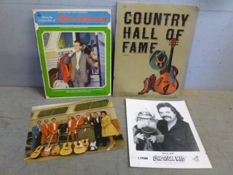 lot 123 image: Collectible