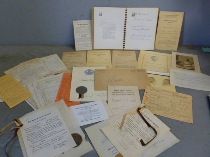 lot 149 image: Vintage Items