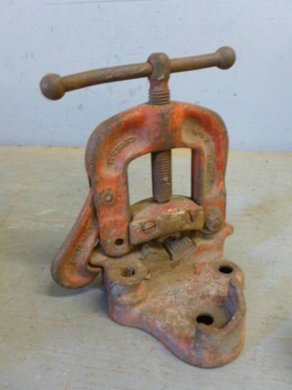 lot 169 image: Ridgid Pipe Vise