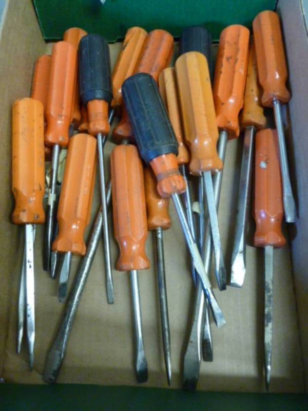 lot 185 image: Malco Screwdrivers