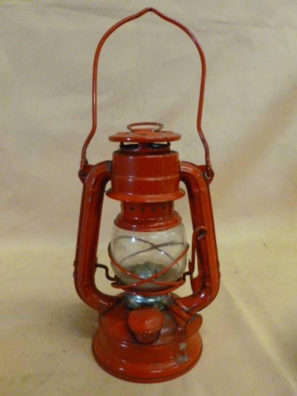 lot 186 image: Barn Lantern