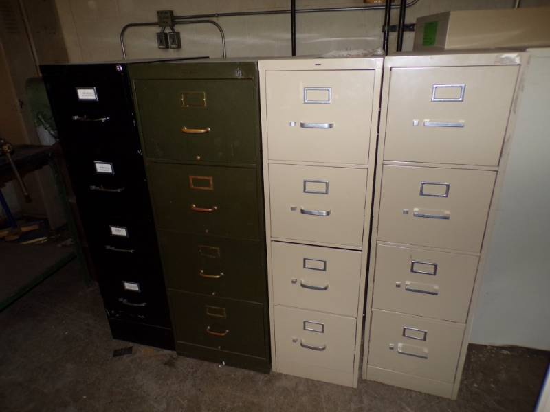 lot 6 image: Lot of 4 - 4 drawer file cabinets